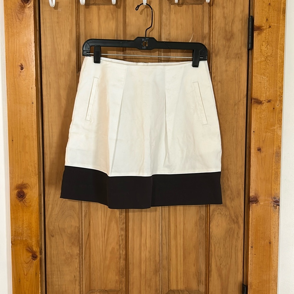 J Crew skirt. White and black. Size 0.
